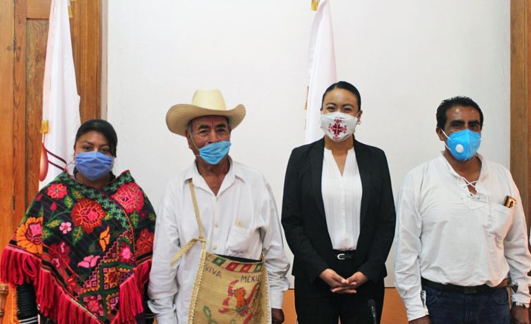 Condecora CEDIPIEM a ganadores del concurso estatal de Leyendas Indígenas