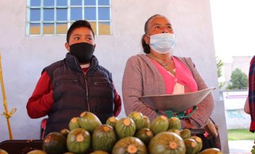 Con éxito se realiza el Primer Mercado Comunitario Otomí en Temoaya