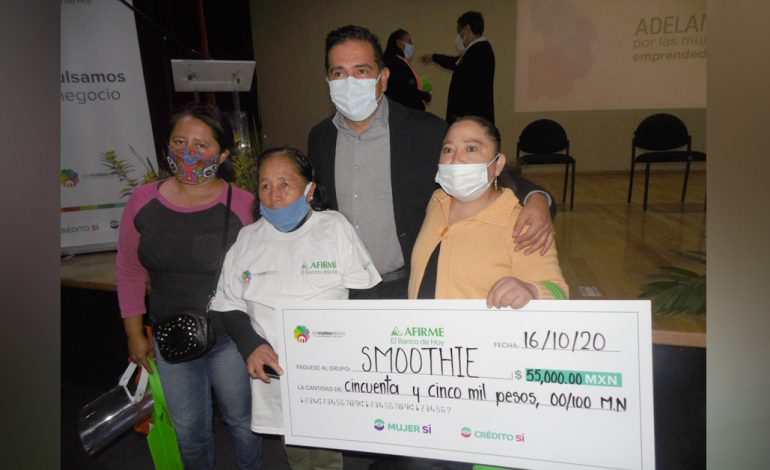 Entrega César Serrano 247 créditos a mujeres emprendedoras para mitigar efectos de la pandemia