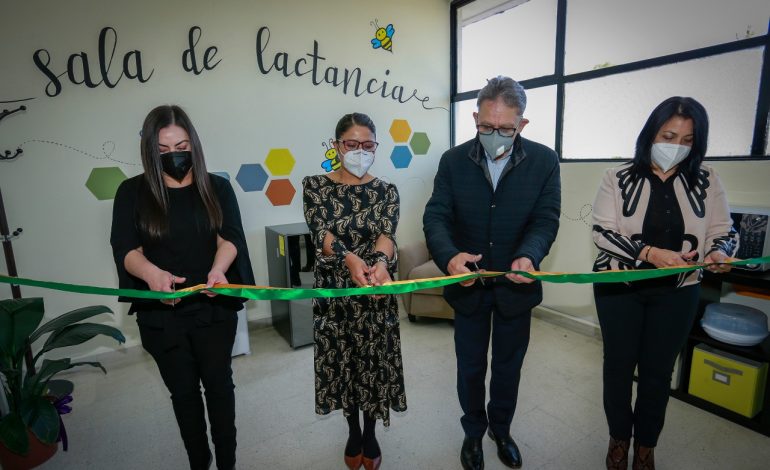 Alfredo Barrera inauguró cuarta sala de lactancia de UAEM 