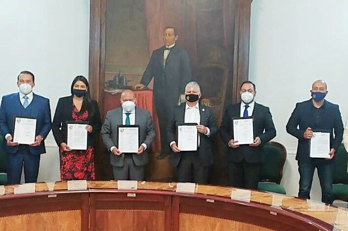 SUTEYM firma convenio de sueldos y prestaciones con tres municipios