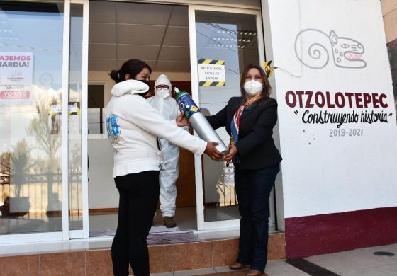 Ante la escasez de oxígeno, Ayuntamiento de Otzolotepec otorga de manera gratuita rellenado de tanques