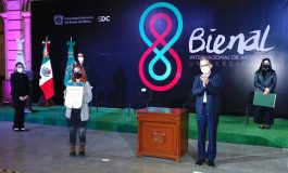 Alfredo Barrera premió a ganadores de  Bienal Internacional de Arte Visual Universitario 
