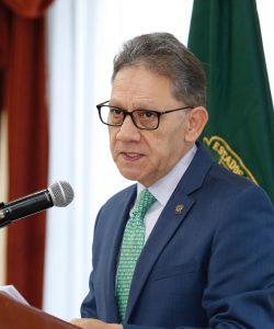 Destinará UAEM casi 80 mdp a becas: Alfredo Barrera