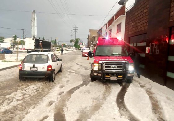 Atiende PC y Bomberos de Toluca derrumbe de techumbre