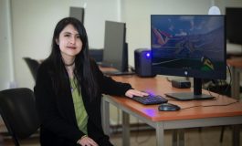 Universitaria diseña réplicas de edificios en videojuego 