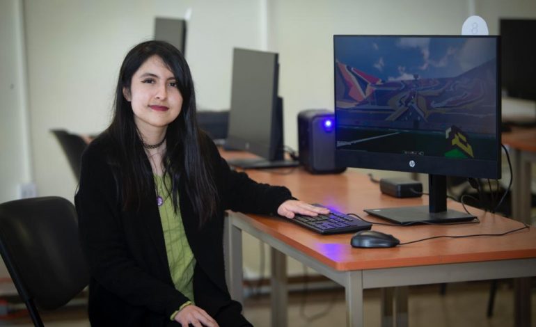 Universitaria diseña réplicas de edificios en videojuego 