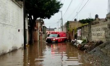 Atiende PC y Bomberos de Toluca inundaciones y encharcamientos
