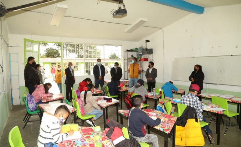 Inaugura Raúl Ascencio ciclo escolar 2021-2022 en Villa Victoria