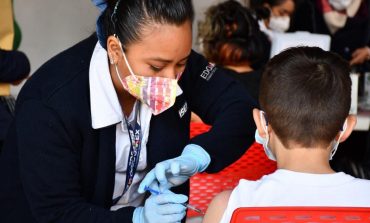 Vacunan contra covid a 655 menores de 12 a 17 años que obtuvieron amparo