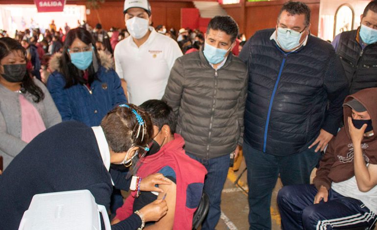 En Villa Victoria inicia jornada de vacunación para jóvenes de 18 a 29 años