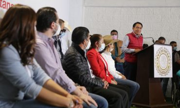 Al inaugurar Casa de Atención Ciudadana en Villa Victoria, Mario Santana entrega diversos apoyos