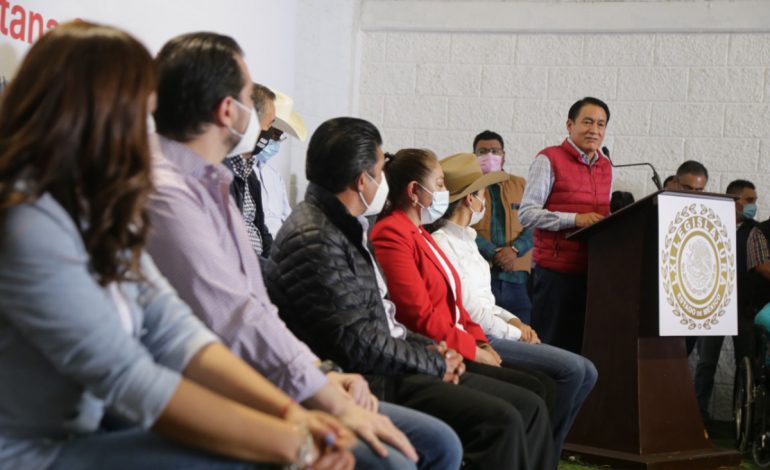 Al inaugurar Casa de Atención Ciudadana en Villa Victoria, Mario Santana entrega diversos apoyos