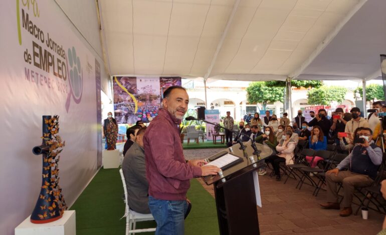Con Macro Feria del Empleo, impulsa Fernando Flores reactivación económica en Metepec