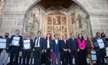 Con homenaje a ciudadanos destacados, Zinacantepec celebra 202 años de vida municipal