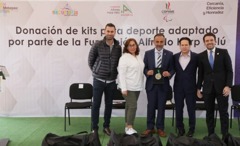 Reconoce Fundación “Harp Helú” a Fernando Flores por apoyo al deporte en Metepec