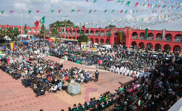 Con fervor viven los festejos patrios en Villa Victoria