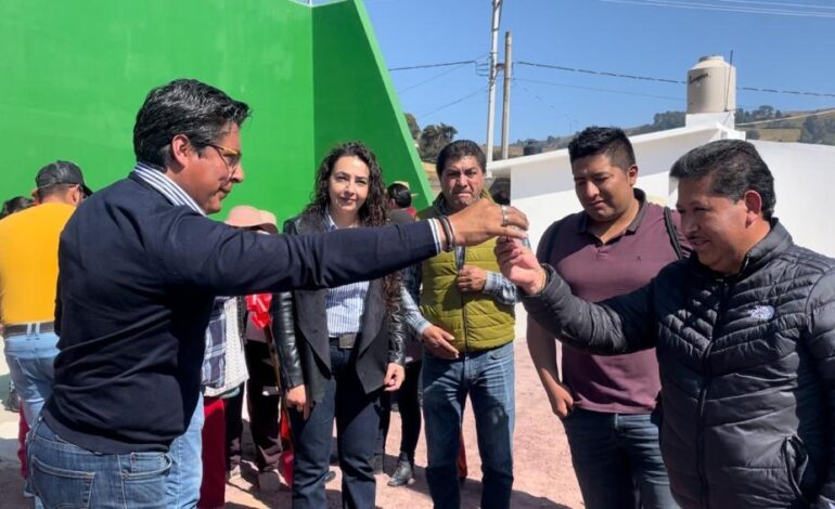 Entrega Roberto Bautista más obras a favor de la ciudadanía tenanguense