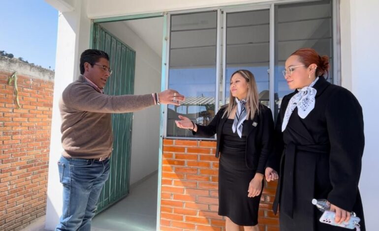 Invierte Roberto Bautista más de 3.5 millones de pesos en infraestructura para seguir impulsando la educación en Tenango del Valle