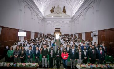 Entregan Beca de Ciencia Edoméx a estudiantes de la UAEMéx 