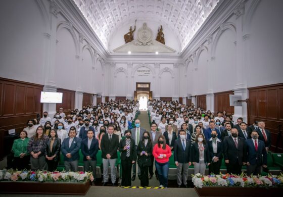 Entregan Beca de Ciencia Edoméx a estudiantes de la UAEMéx 