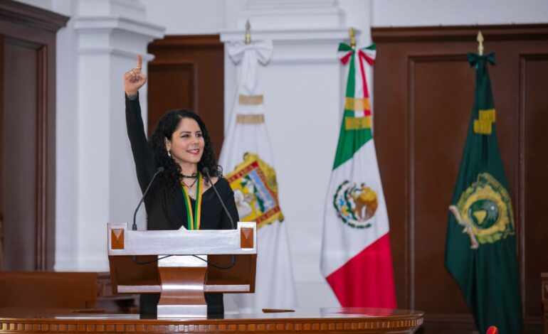 UAEMéx reconoce dedicación, constancia y compromiso de su personal