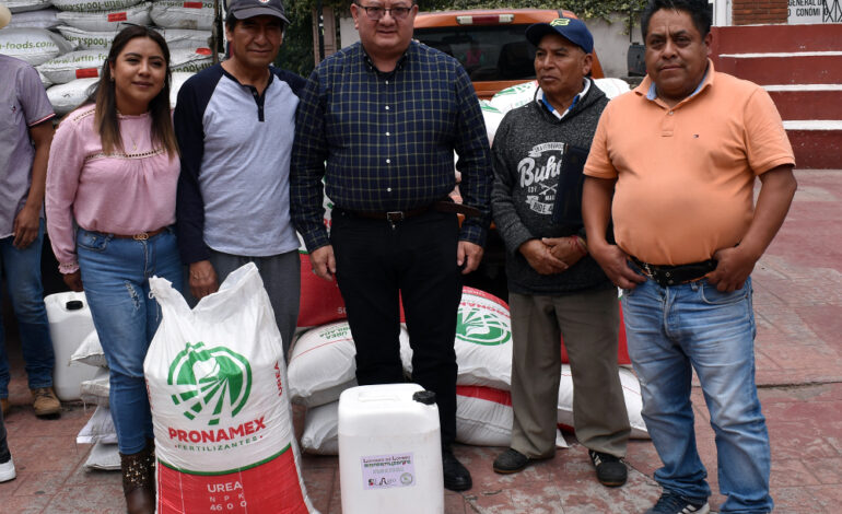 Impulsa Ocoyoacac Agricultura Sustentable con entrega de fertilizante orgánico
