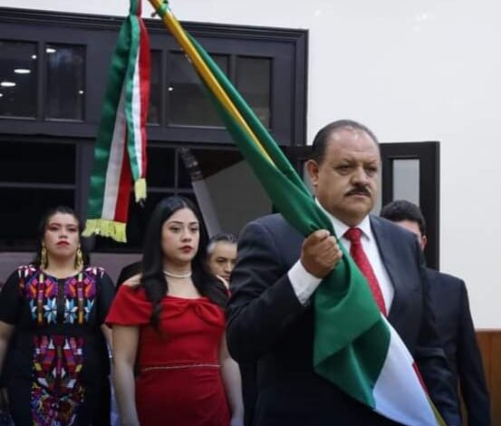 Ante cientos de calimayenses, Oscar Hernández recordó la arenga del Grito de Independencia  