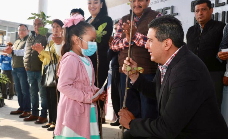 Por segundo año, Ixtlahuaca pone en marcha programa de reforestación en escuelas