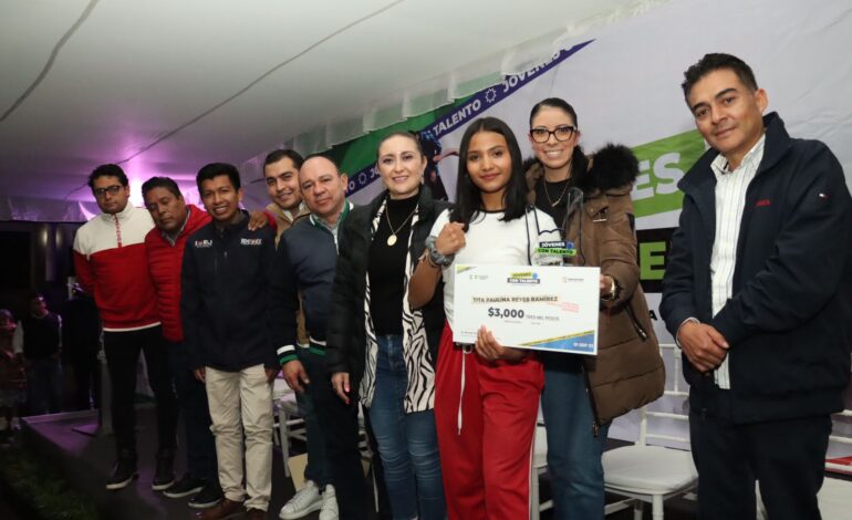 Manuel Vilchis entrega Premio Municipal de la Juventud 2023