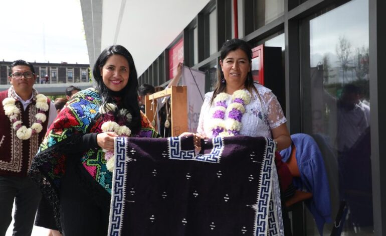 Artesanos de Temoaya exponen sus productos en Parque de la Ciencia, en Toluca