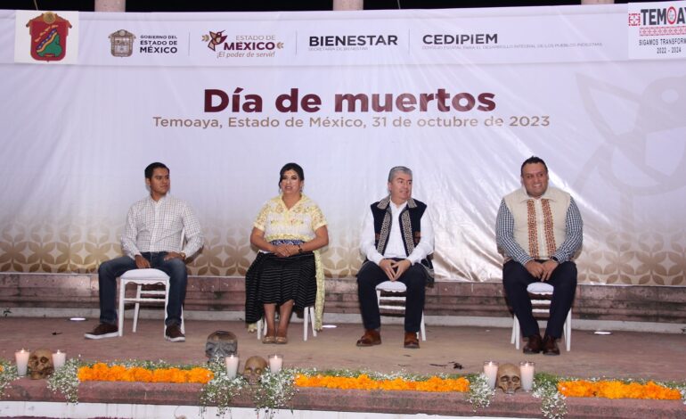 Inauguran exposición de ofrendas el secretario del Bienestar y alcaldesa de Temoaya
