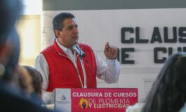 Entrega Abuzeid Lozano kits de plomería y electricidad a mujeres de Ixtlahuaca 