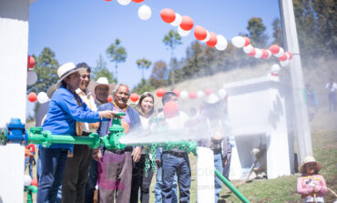 María Luisa Carmona inaugura tres sistemas de agua potable