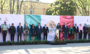 Conmemoran el Día de la Bandera en Zinacantepec