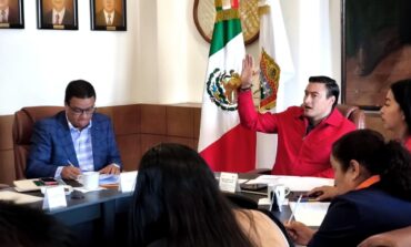 Alfredo Iván Álvarez encabeza su primera sesión de cabildo como Presidente por Ministerio de Ley