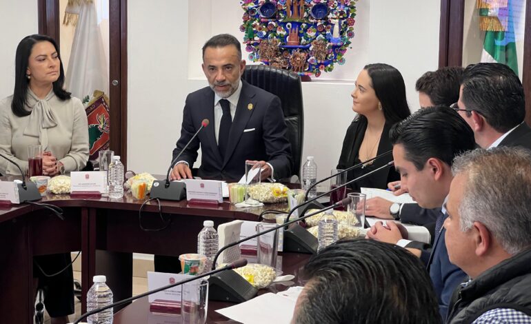 Fernando Flores se separa de su cargo