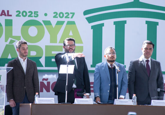 Adolfo Solís rinde protesta como alcalde de Almoloya de Juárez