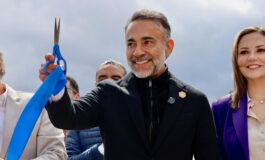 Fernando Flores inaugura pavimentación de la Calle Mariano Arista