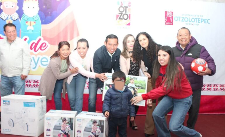 Miles de juguetes y sonrisas lleva Sinaí Lugo a comunidades de Otzolotepec 