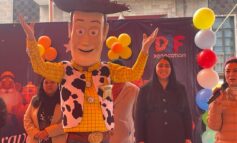 Autoridades municipales entregan 12 mil juguetes a niños xonacatlenses