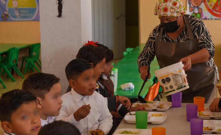 Mejora DIFEM alimentación de la niñez con la entrega de más de 138 millones de Desayunos Escolares al año