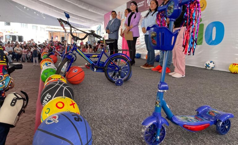 Con mega festival, celebra Ixtlahuaca el Día del Niño