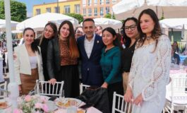 Celebra Fernando Flores Día de las Madres con servidoras públicas