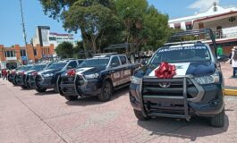Refrenda Lupita Diaz su compromiso con la seguridad, entrega 16 nuevas patrullas