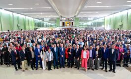 Delfina Gómez entrega laptops a Supervisores Escolares de Educación Básica y Media Superior