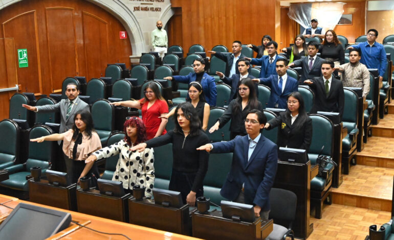 Carmen de la Rosa impulsa inclusión juvenil en temas legislativos