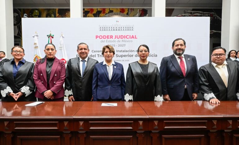 Asiste gobernadora Delfina Gómez a toma de protesta de 91 magistradas, magistrados, jueces y juezas del EdoMéx