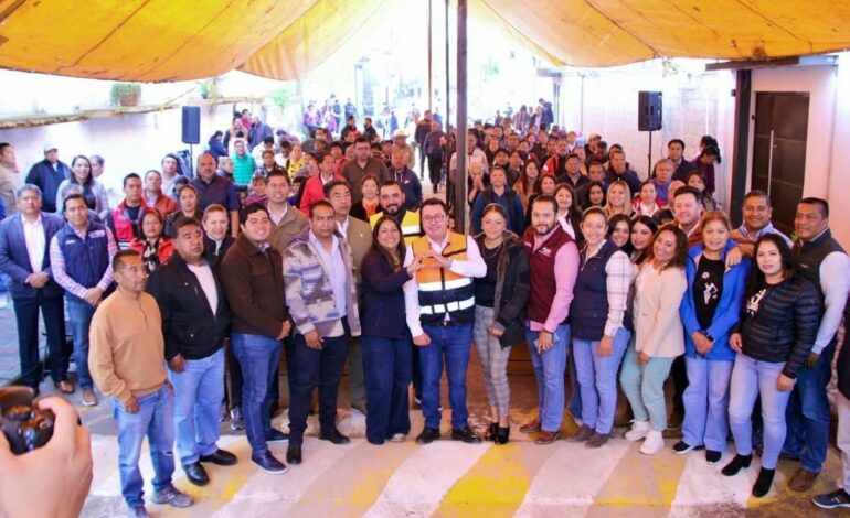 Alcalde de Lerma entrega Calles en San Pedro Tultepec