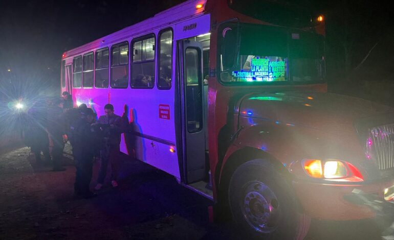 Realizan operativo de seguridad en transporte público en Toluca y Temoaya